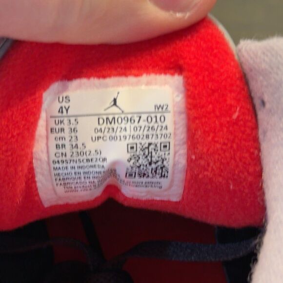 Air Jordan 3 - Black Cement - GS - Size 4y (Women’s 5.5) - Picture 7 of 7